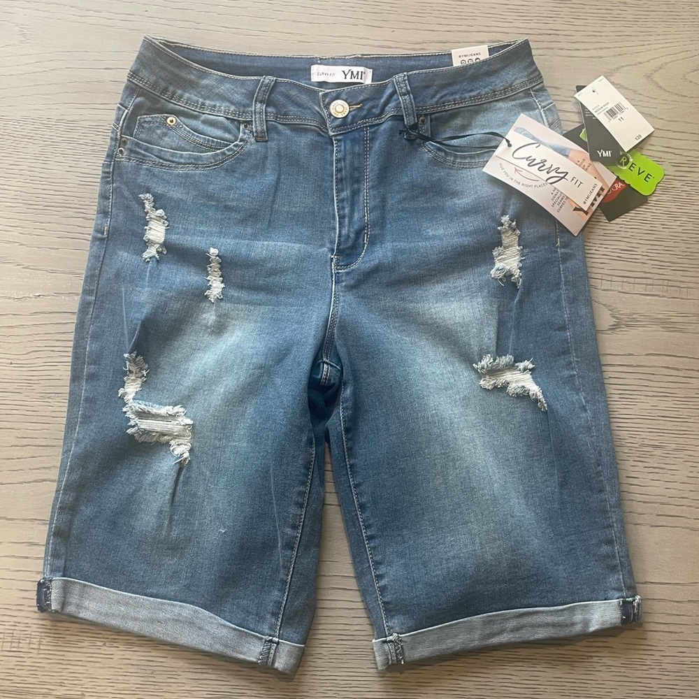 YMI Curvy Fit Bermuda Shorts Size 11 NEW